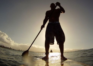  Stand up paddle entre las olas